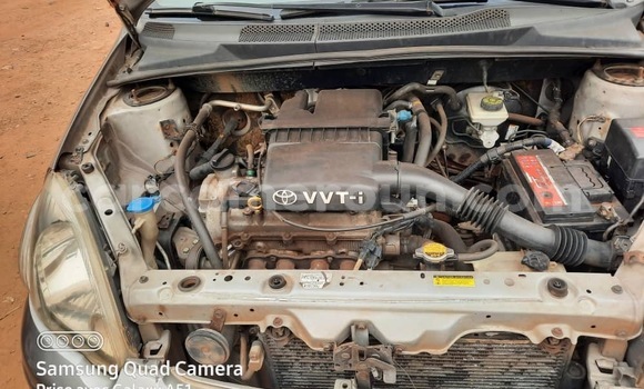 Acheter Occasion Voiture Toyota Yaris Gris à Yaoundé, Central Cameroon Acheter Occasion Voiture Toyota Yaris Gris à Yaoundé, Central Cameroon