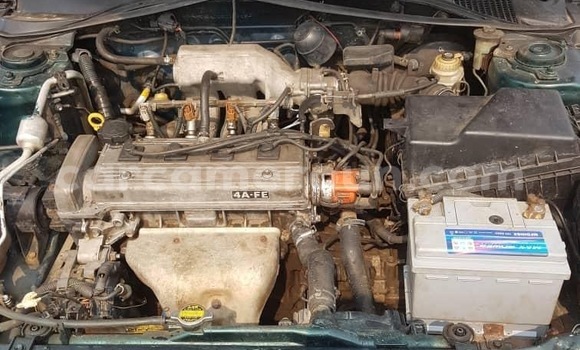 Sayi Na hannu Toyota Avensis Green Mota in Douala a Ƙasar Kamaru Sayi Na hannu Toyota Avensis Green Mota in Douala a Ƙasar Kamaru