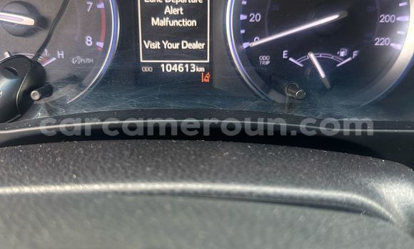 Sayi Na hannu Toyota Highlander Azurfa Mota in Douala a Ƙasar Kamaru Sayi Na hannu Toyota Highlander Azurfa Mota in Douala a Ƙasar Kamaru