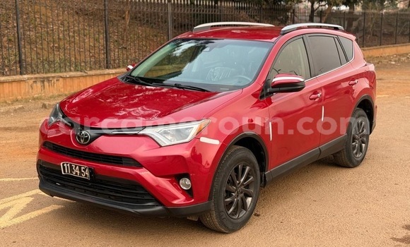 Sayi Sabo Toyota RAV4 Red Mota in Yaounde a Babban Kamaru Sayi Sabo Toyota RAV4 Red Mota in Yaounde a Babban Kamaru