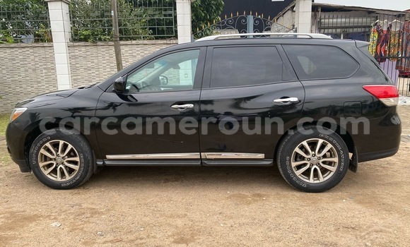 Acheter Import Voiture Nissan Pathfinder Noir à Douala, Littoral Cameroon Acheter Import Voiture Nissan Pathfinder Noir à Douala, Littoral Cameroon
