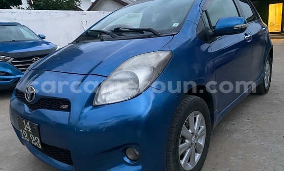 Buy Used Toyota Vitz Blue Car in Douala in Littoral Cameroon