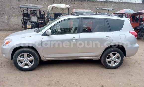 Acheter Occasion Voiture Toyota RAV4 Gris à Douala, Littoral Cameroon Acheter Occasion Voiture Toyota RAV4 Gris à Douala, Littoral Cameroon