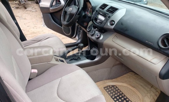 Acheter Occasion Voiture Toyota RAV4 Gris à Douala, Littoral Cameroon Acheter Occasion Voiture Toyota RAV4 Gris à Douala, Littoral Cameroon