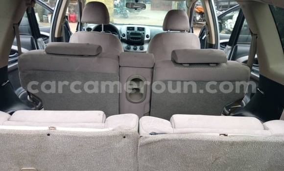 Acheter Occasion Voiture Toyota RAV4 Gris à Douala, Littoral Cameroon Acheter Occasion Voiture Toyota RAV4 Gris à Douala, Littoral Cameroon