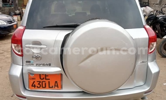 Acheter Occasion Voiture Toyota RAV4 Gris à Douala, Littoral Cameroon Acheter Occasion Voiture Toyota RAV4 Gris à Douala, Littoral Cameroon
