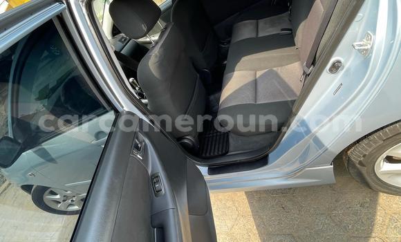 Sayi Na hannu Toyota Corolla Blue Mota in Douala a Ƙasar Kamaru Sayi Na hannu Toyota Corolla Blue Mota in Douala a Ƙasar Kamaru