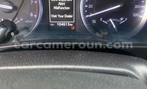 Sayi Na hannu Toyota Highlander Azurfa Mota in Douala a Ƙasar Kamaru Sayi Na hannu Toyota Highlander Azurfa Mota in Douala a Ƙasar Kamaru