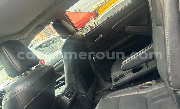 Sayi Na hannu Toyota Highlander Azurfa Mota in Douala a Ƙasar Kamaru Sayi Na hannu Toyota Highlander Azurfa Mota in Douala a Ƙasar Kamaru