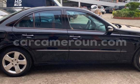 Sayi Na hannu Mercedes-Benz C-Classe Black Mota in Douala a Ƙasar Kamaru Sayi Na hannu Mercedes-Benz C-Classe Black Mota in Douala a Ƙasar Kamaru