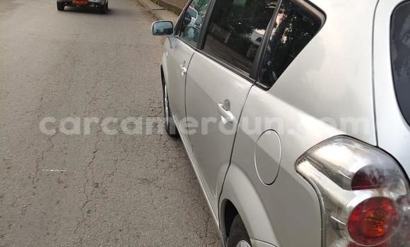 Acheter Occasion Voiture Toyota Corolla Verso Gris à Douala, Littoral Cameroon