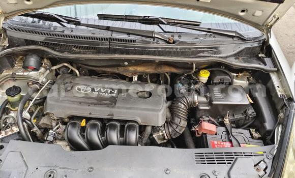 Sayi Na hannu Toyota Corolla Verso Azurfa Mota in Douala a Ƙasar Kamaru Sayi Na hannu Toyota Corolla Verso Azurfa Mota in Douala a Ƙasar Kamaru