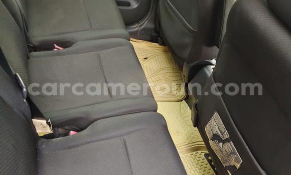 Sayi Na hannu Toyota Corolla Verso Azurfa Mota in Douala a Ƙasar Kamaru Sayi Na hannu Toyota Corolla Verso Azurfa Mota in Douala a Ƙasar Kamaru