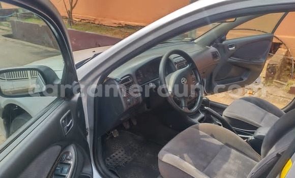 Sayi Na hannu Toyota Avensis Azurfa Mota in Yaounde a Babban Kamaru Sayi Na hannu Toyota Avensis Azurfa Mota in Yaounde a Babban Kamaru