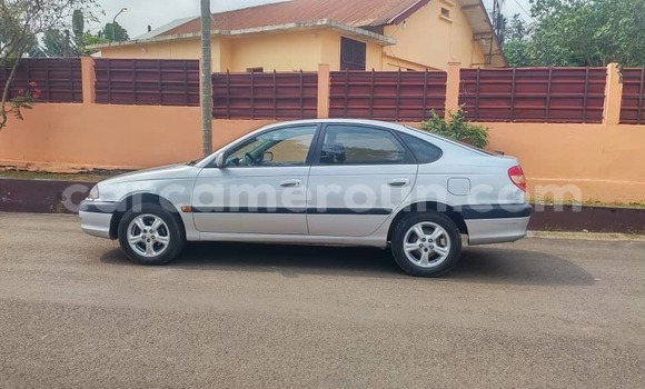 Sayi Na hannu Toyota Avensis Azurfa Mota in Yaounde a Babban Kamaru Sayi Na hannu Toyota Avensis Azurfa Mota in Yaounde a Babban Kamaru