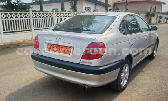 Sayi Na hannu Toyota Avensis Azurfa Mota in Yaounde a Babban Kamaru Sayi Na hannu Toyota Avensis Azurfa Mota in Yaounde a Babban Kamaru