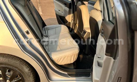 Sayi Na hannu Hyundai Elantra Azurfa Mota in Yaounde a Babban Kamaru Sayi Na hannu Hyundai Elantra Azurfa Mota in Yaounde a Babban Kamaru