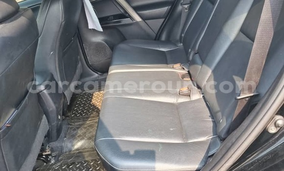 Sayi Na hannu Toyota RAV4 Black Mota in Douala a Ƙasar Kamaru Sayi Na hannu Toyota RAV4 Black Mota in Douala a Ƙasar Kamaru