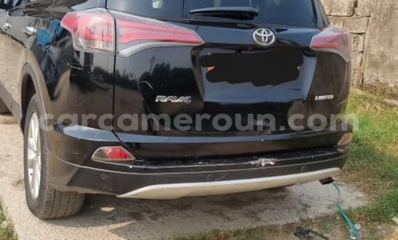 Sayi Na hannu Toyota RAV4 Black Mota in Douala a Ƙasar Kamaru Sayi Na hannu Toyota RAV4 Black Mota in Douala a Ƙasar Kamaru