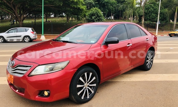 Acheter Occasion Voiture Toyota Camry Rouge à Yaoundé, Central Cameroon