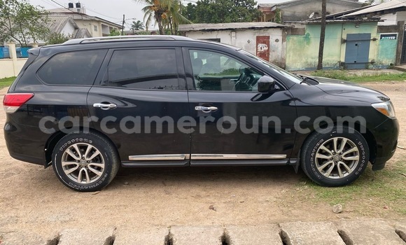 Acheter Import Voiture Nissan Pathfinder Noir à Douala, Littoral Cameroon Acheter Import Voiture Nissan Pathfinder Noir à Douala, Littoral Cameroon