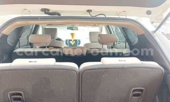 Sayi Imported Hyundai Santa Fe White Mota in Douala a Ƙasar Kamaru Sayi Imported Hyundai Santa Fe White Mota in Douala a Ƙasar Kamaru
