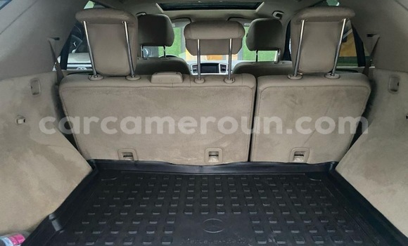 Sayi Imported Mercedes‒Benz ML–Class White Mota in Douala a Ƙasar Kamaru Sayi Imported Mercedes‒Benz ML–Class White Mota in Douala a Ƙasar Kamaru