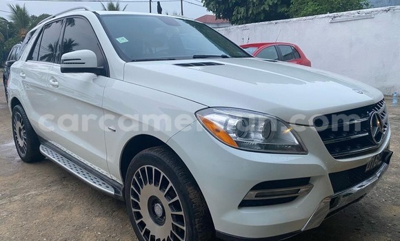 Sayi Imported Mercedes‒Benz ML–Class White Mota in Douala a Ƙasar Kamaru Sayi Imported Mercedes‒Benz ML–Class White Mota in Douala a Ƙasar Kamaru
