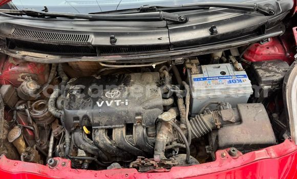 Sayi Na hannu Toyota Yaris Red Mota in Douala a Ƙasar Kamaru Sayi Na hannu Toyota Yaris Red Mota in Douala a Ƙasar Kamaru