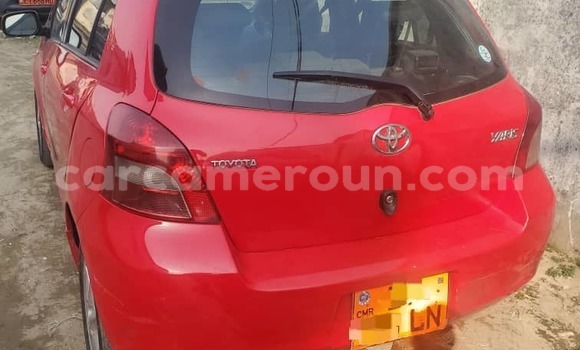 Sayi Na hannu Toyota Yaris Red Mota in Douala a Ƙasar Kamaru Sayi Na hannu Toyota Yaris Red Mota in Douala a Ƙasar Kamaru