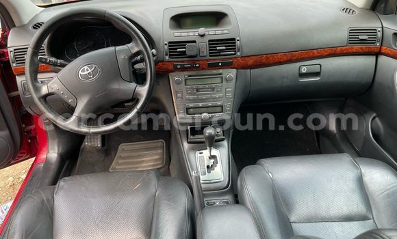 Sayi Na hannu Toyota Avensis Red Mota in Douala a Ƙasar Kamaru Sayi Na hannu Toyota Avensis Red Mota in Douala a Ƙasar Kamaru