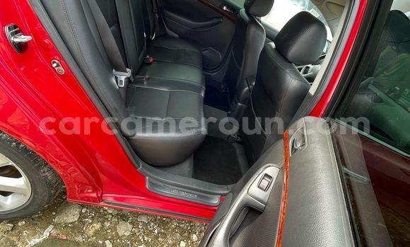 Sayi Na hannu Toyota Avensis Red Mota in Douala a Ƙasar Kamaru Sayi Na hannu Toyota Avensis Red Mota in Douala a Ƙasar Kamaru