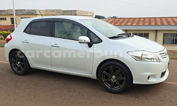 Acheter Occasion Voiture Toyota Auris Blanc à Yaoundé, Central Cameroon