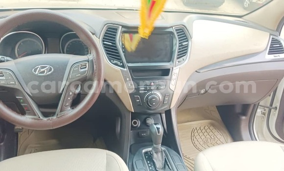 Buy Used Hyundai Santa Fe White Car in Douala in Littoral Cameroon Buy Used Hyundai Santa Fe White Car in Douala in Littoral Cameroon