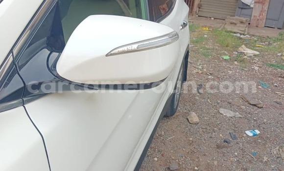 Buy Used Hyundai Santa Fe White Car in Douala in Littoral Cameroon Buy Used Hyundai Santa Fe White Car in Douala in Littoral Cameroon