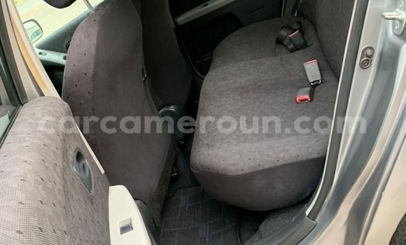 Sayi Sabo Toyota Yaris Sauran Mota in Douala a Ƙasar Kamaru Sayi Sabo Toyota Yaris Sauran Mota in Douala a Ƙasar Kamaru