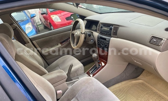 Sayi Imported Toyota Corolla Blue Mota in Douala a Ƙasar Kamaru Sayi Imported Toyota Corolla Blue Mota in Douala a Ƙasar Kamaru