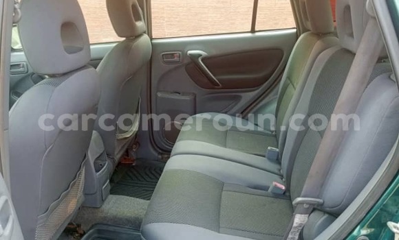 Sayi Na hannu Toyota RAV4 Green Mota in Douala a Ƙasar Kamaru Sayi Na hannu Toyota RAV4 Green Mota in Douala a Ƙasar Kamaru