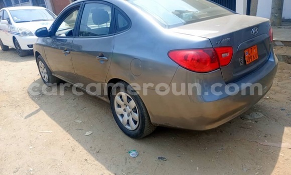 Sayi Na hannu Hyundai Elantra Sauran Mota in Douala a Ƙasar Kamaru Sayi Na hannu Hyundai Elantra Sauran Mota in Douala a Ƙasar Kamaru