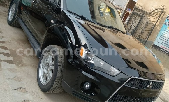 Sayi Sabo Mitsubishi Outlander Black Mota in Douala a Ƙasar Kamaru Sayi Sabo Mitsubishi Outlander Black Mota in Douala a Ƙasar Kamaru