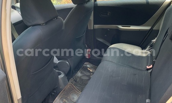 Sayi Na hannu Toyota Yaris Sauran Mota in Douala a Ƙasar Kamaru Sayi Na hannu Toyota Yaris Sauran Mota in Douala a Ƙasar Kamaru