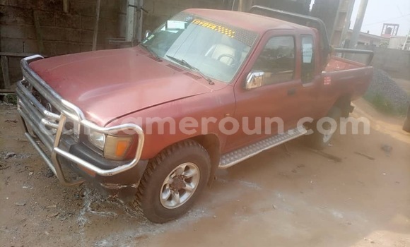 Sayi Na hannu Toyota Hiluxe Revo Sauran Mota in Douala a Ƙasar Kamaru