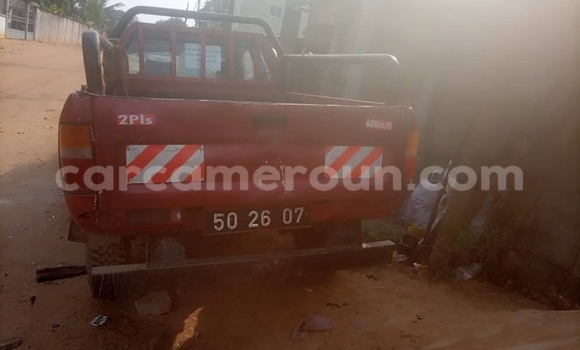 Sayi Na hannu Toyota Hiluxe Revo Sauran Mota in Douala a Ƙasar Kamaru Sayi Na hannu Toyota Hiluxe Revo Sauran Mota in Douala a Ƙasar Kamaru