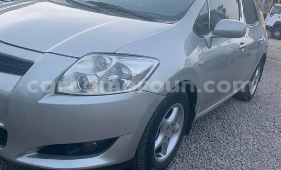 Sayi Na hannu Toyota Auris Azurfa Mota in Douala a Ƙasar Kamaru Sayi Na hannu Toyota Auris Azurfa Mota in Douala a Ƙasar Kamaru