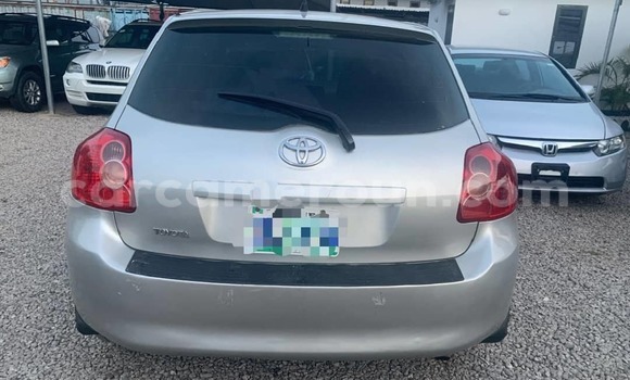 Sayi Na hannu Toyota Auris Azurfa Mota in Douala a Ƙasar Kamaru Sayi Na hannu Toyota Auris Azurfa Mota in Douala a Ƙasar Kamaru