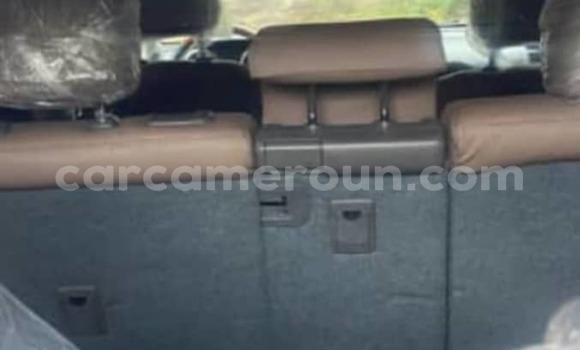 Sayi Na hannu Toyota Land Cruiser Prado Black Mota in Douala a Ƙasar Kamaru Sayi Na hannu Toyota Land Cruiser Prado Black Mota in Douala a Ƙasar Kamaru