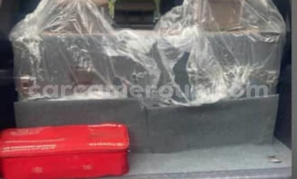 Sayi Na hannu Toyota Land Cruiser Prado Black Mota in Douala a Ƙasar Kamaru Sayi Na hannu Toyota Land Cruiser Prado Black Mota in Douala a Ƙasar Kamaru