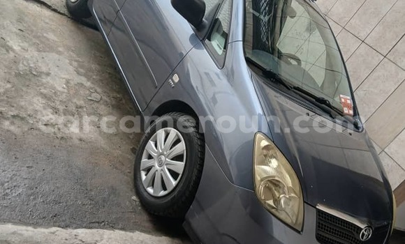 Acheter Occasion Voiture Toyota Corolla Verso Bleu à Douala, Littoral Cameroon Acheter Occasion Voiture Toyota Corolla Verso Bleu à Douala, Littoral Cameroon