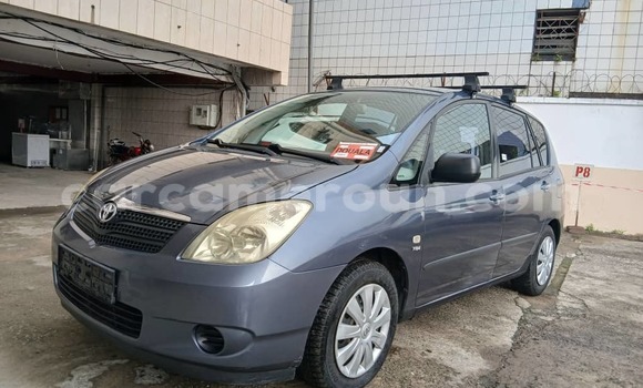 Acheter Occasion Voiture Toyota Corolla Verso Bleu à Douala, Littoral Cameroon Acheter Occasion Voiture Toyota Corolla Verso Bleu à Douala, Littoral Cameroon