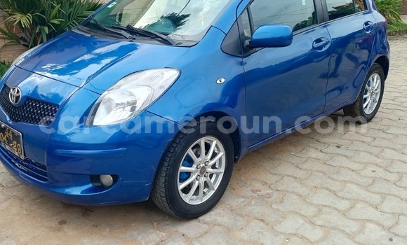 Sayi Na hannu Toyota Yaris Blue Mota in Douala a Ƙasar Kamaru Sayi Na hannu Toyota Yaris Blue Mota in Douala a Ƙasar Kamaru